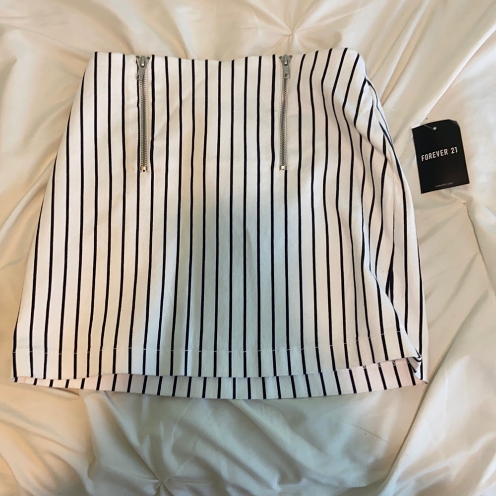 Skirt from Forever 21. Size S